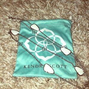 Kendra Scott necklace